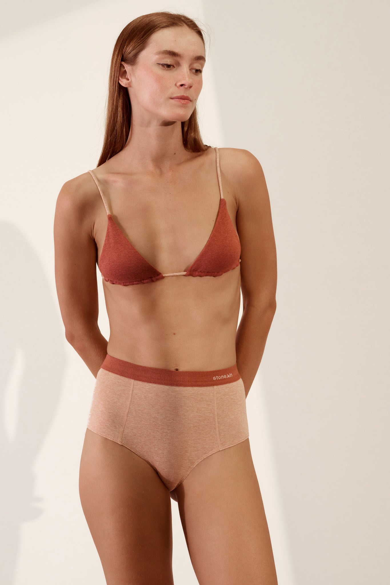 Hi~Brief in Organic Cotton Rib - Nude / Rust